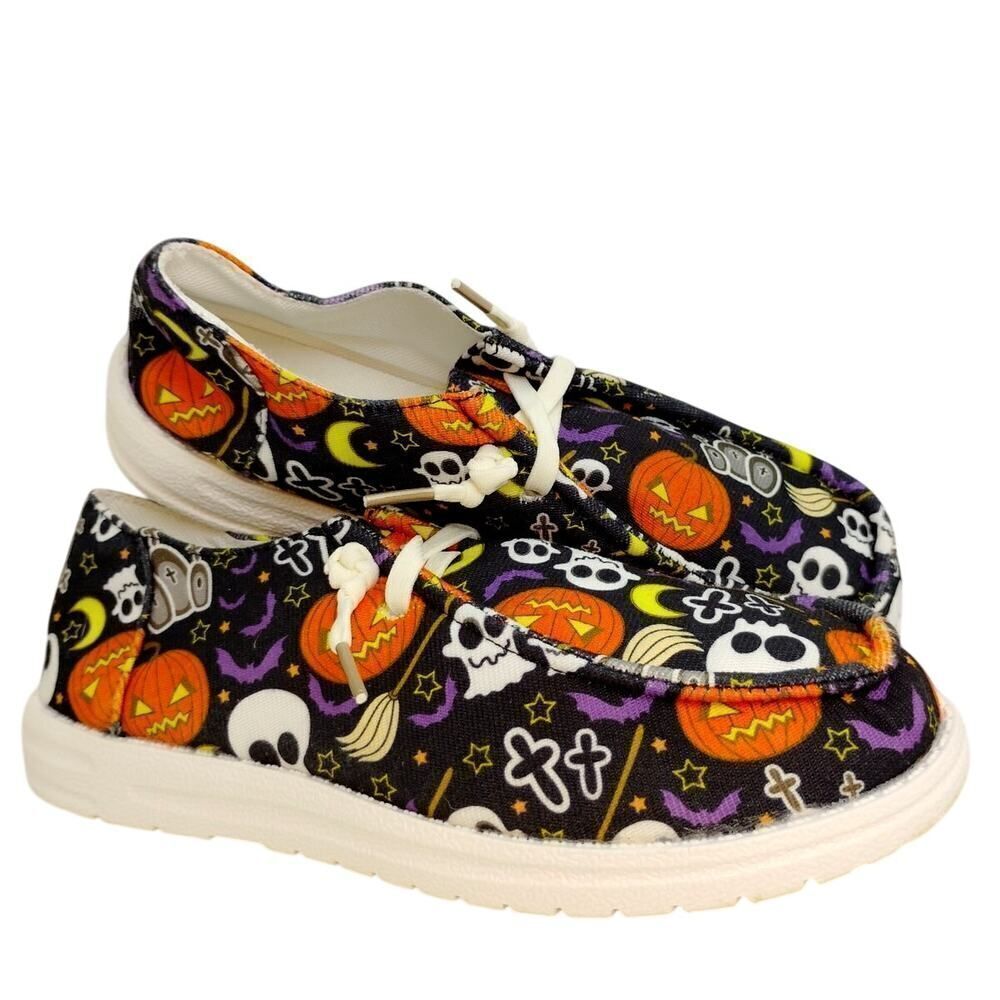 Halloween Women's Slip-on Sneakers with Fun Graphics - Size 7